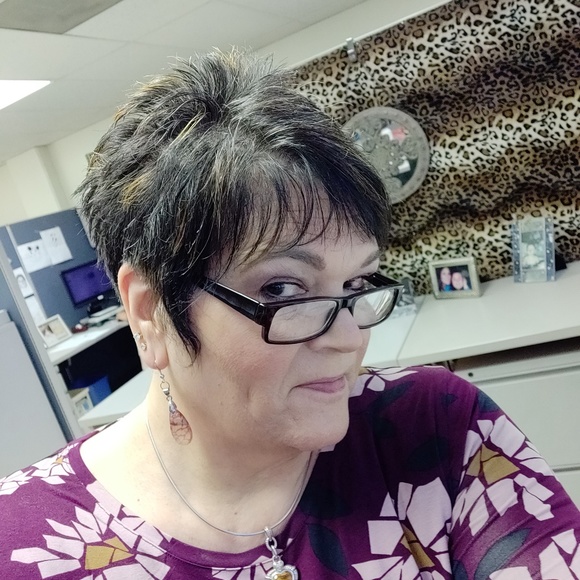 Meet your Posher, Lori - Picture 5 of 16